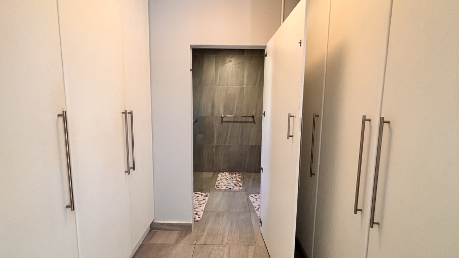4 Bedroom Property for Sale in Kirstenhof Western Cape